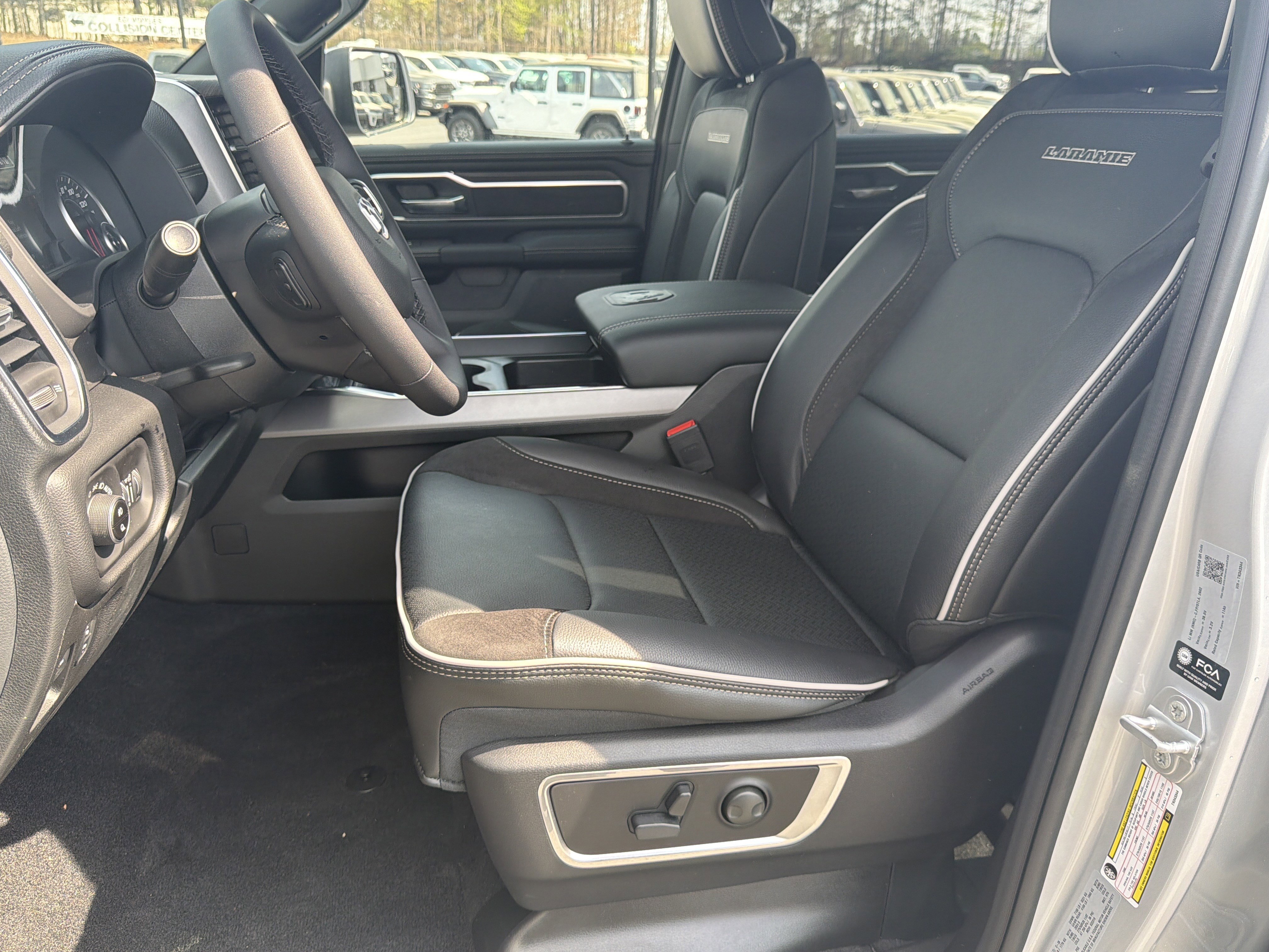 New 2026 RAM 1500 Laramie AWD/4WD image 11