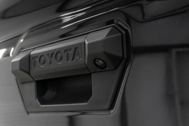 Used 2025 Toyota Tacoma TRD Off-Road AWD/4WD image 7