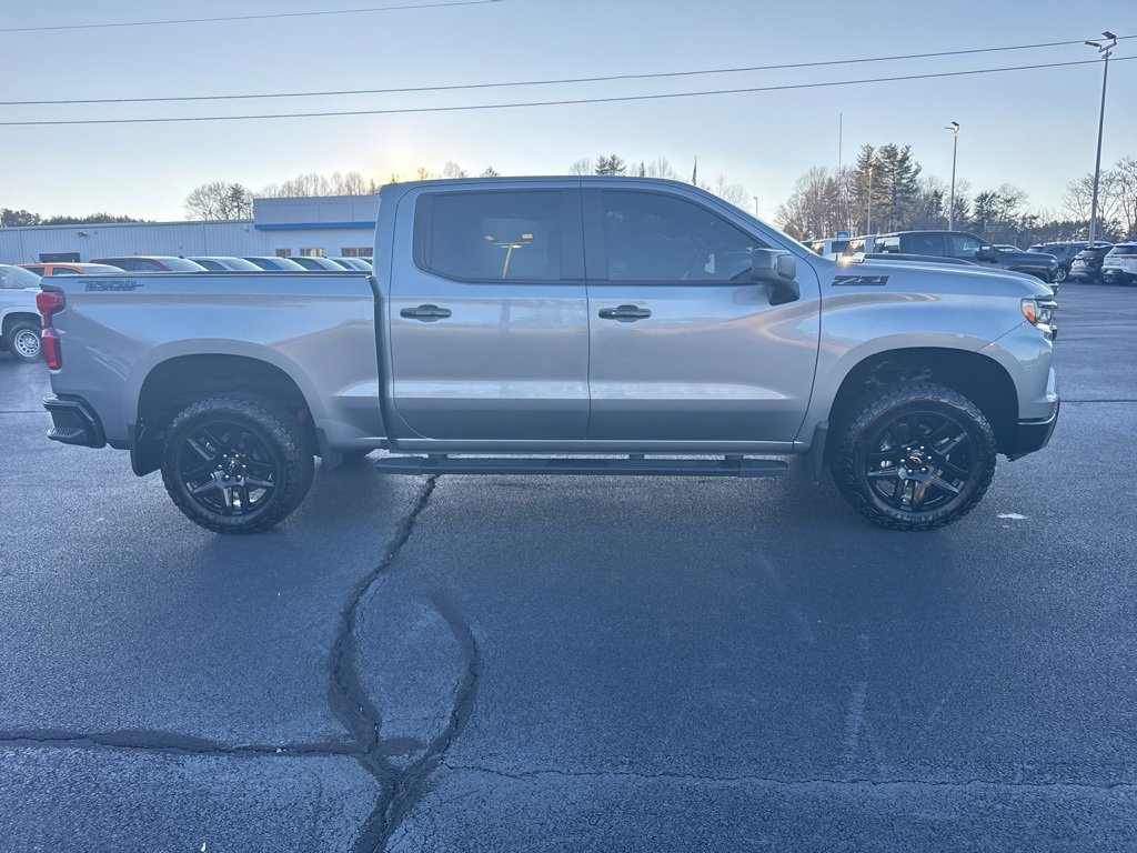 Used 2024 Chevrolet Silverado 1500 LT Trail Boss w/ Convenience Package II image 2