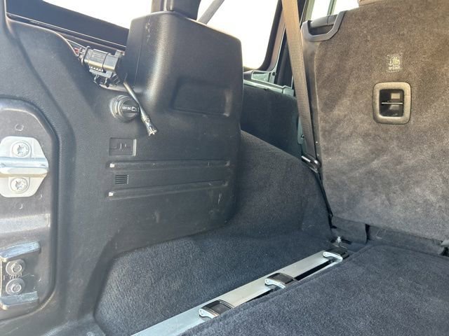 Used 2019 Jeep Wrangler Unlimited Rubicon w/ Dual Top Group AWD/4WD image 13