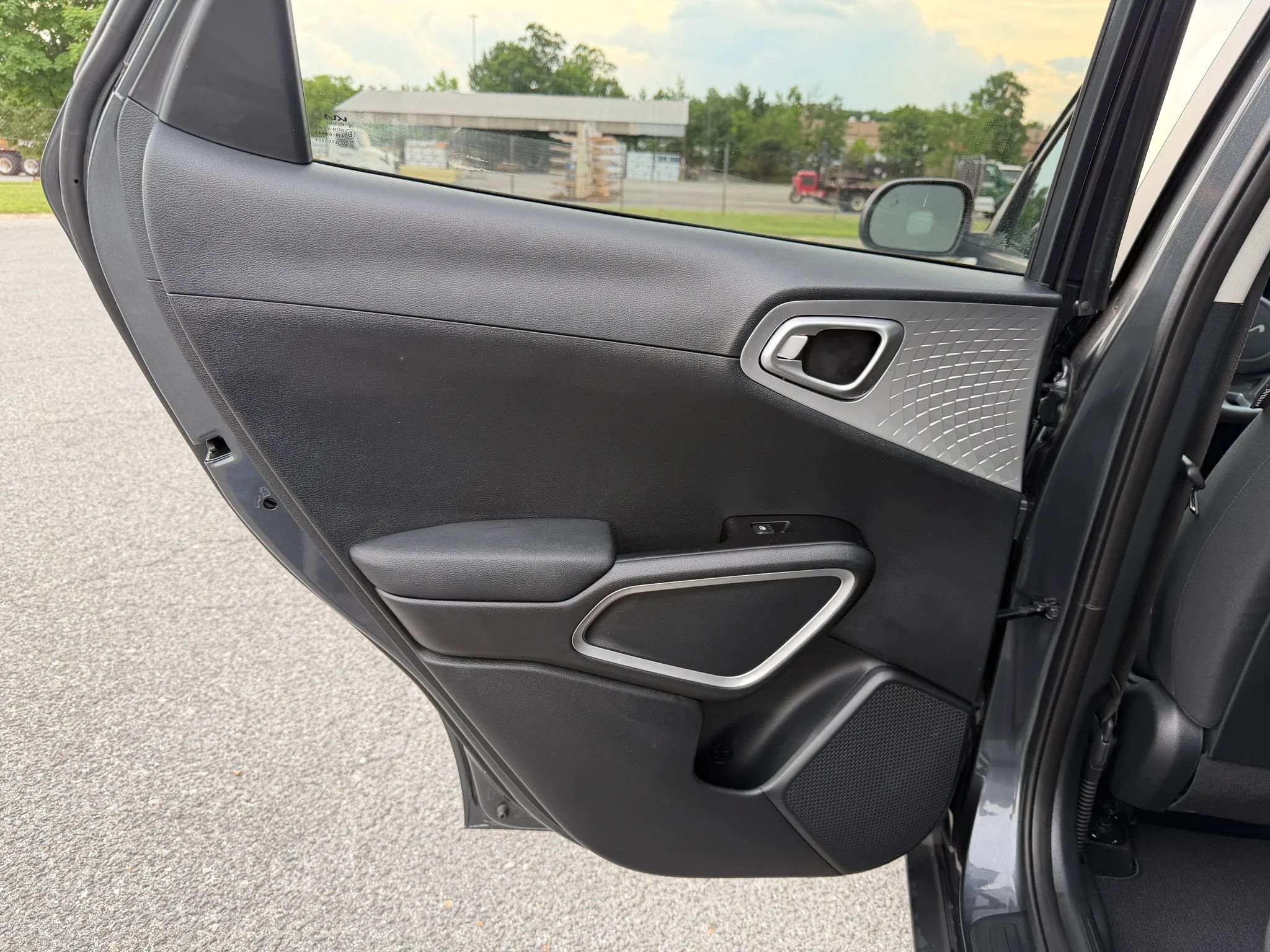 Used 2023 Kia Soul LX w/ Option Group 015 FWD image 27