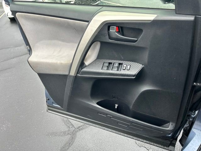Used 2014 Toyota RAV4 LE AWD/4WD image 28