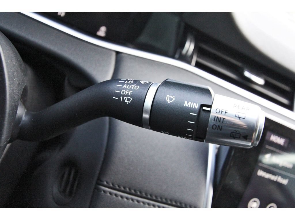 Used 2020 Land Rover Range Rover Evoque SE AWD/4WD image 18