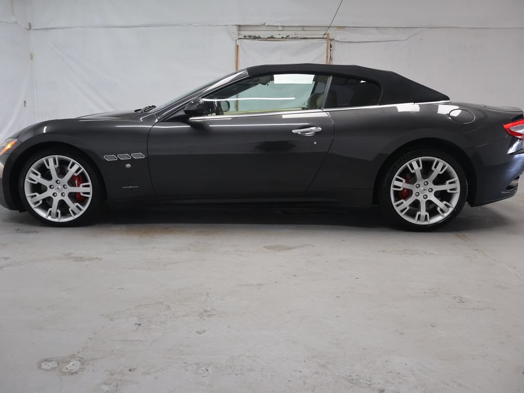 Used 2015 Maserati GranTurismo Convertible RWD image 4