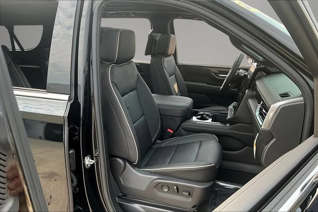 New 2026 GMC Yukon XL Elevation w/ Elevation Premium Package AWD/4WD image 11