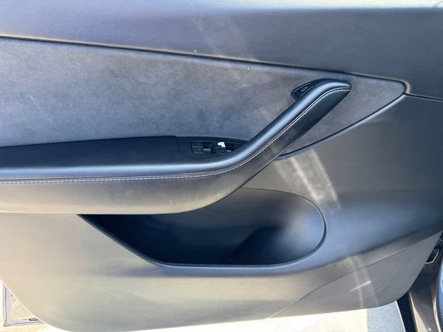 Used 2022 Tesla Model Y Performance AWD/4WD image 14