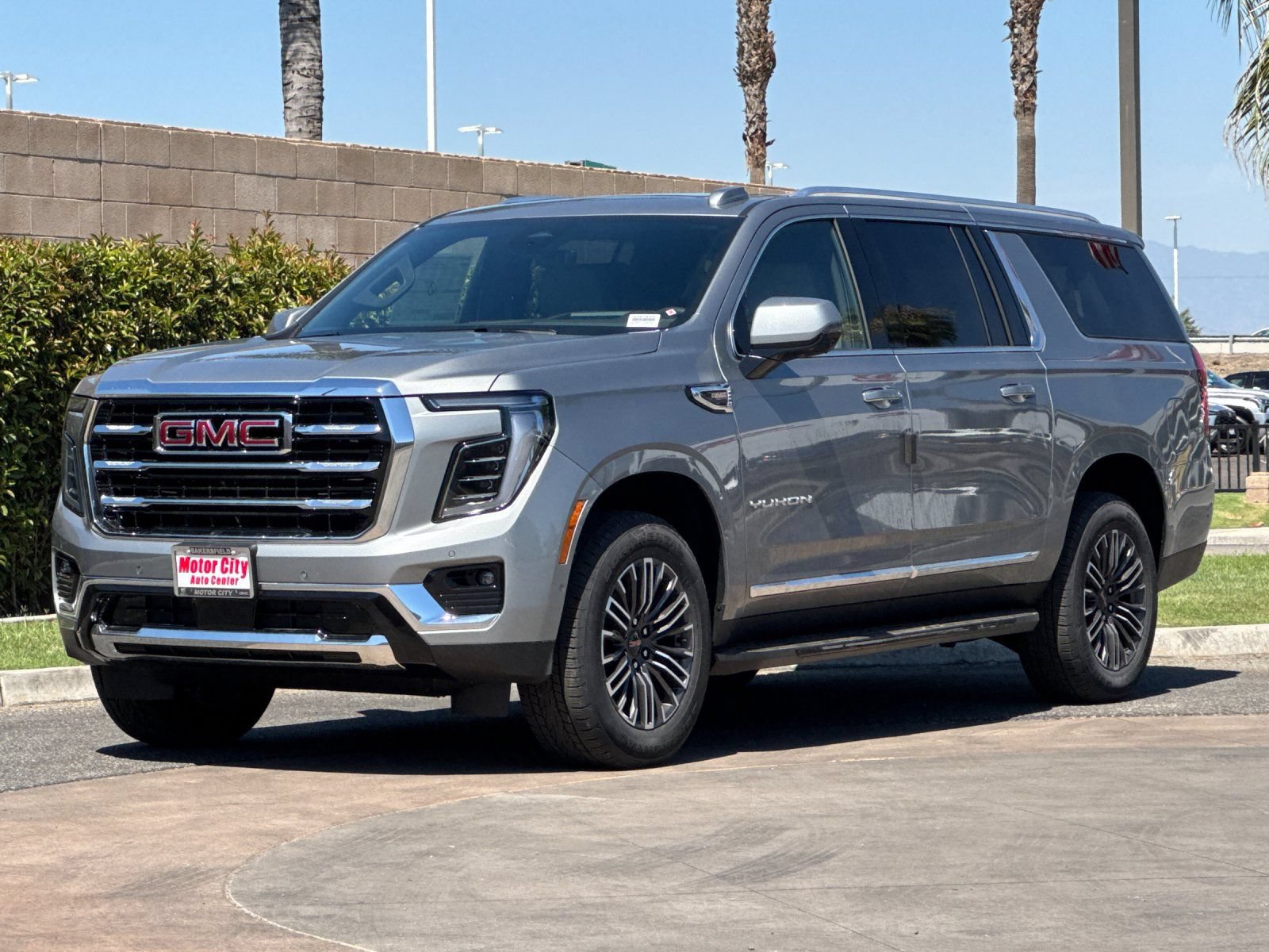New 2026 GMC Yukon XL Elevation w/ Elevation Premium Package AWD/4WD image 8