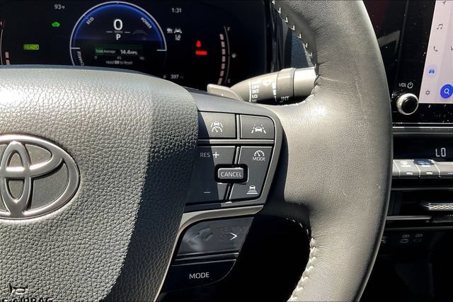 Used 2025 Toyota Camry SE FWD image 14