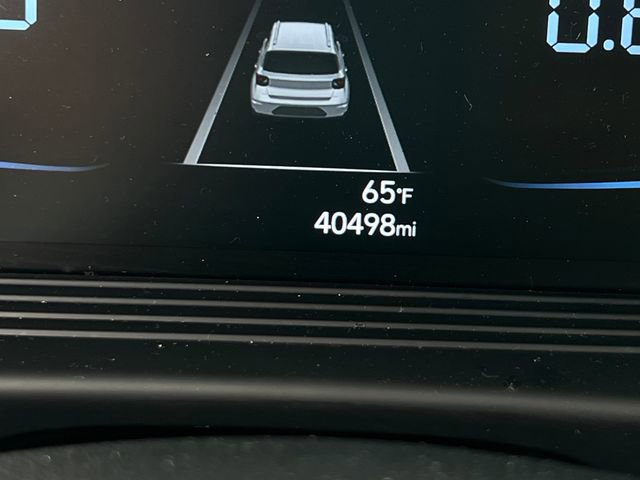 Used 2023 Hyundai Venue Limited image 22