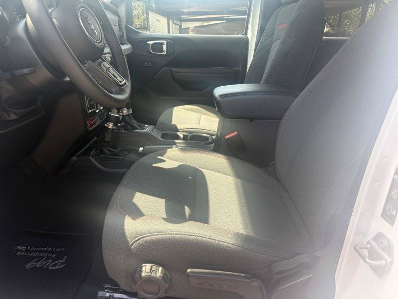 Used 2026 Jeep Wrangler Unlimited Rubicon AWD/4WD image 4