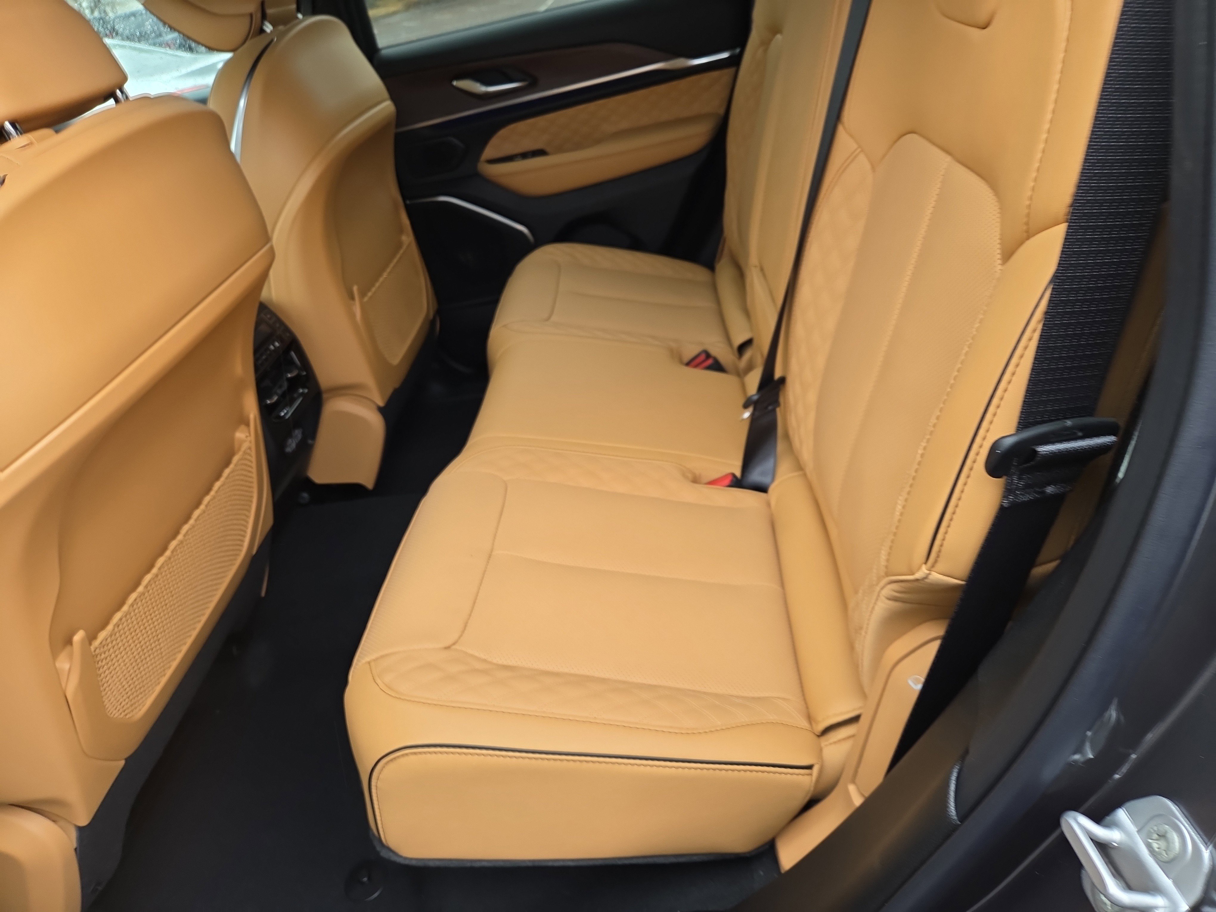 New 2025 Jeep Grand Cherokee Summit image 6