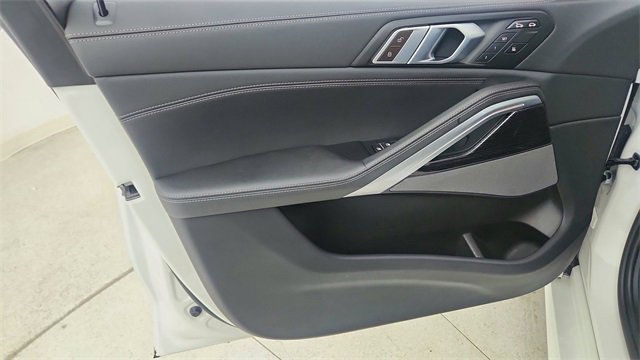 Used 2024 BMW X6 xDrive40i w/ Premium Package image 36