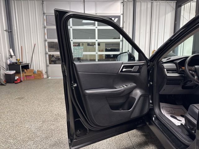 Used 2024 Mitsubishi Outlander SE Black Edition FWD image 7
