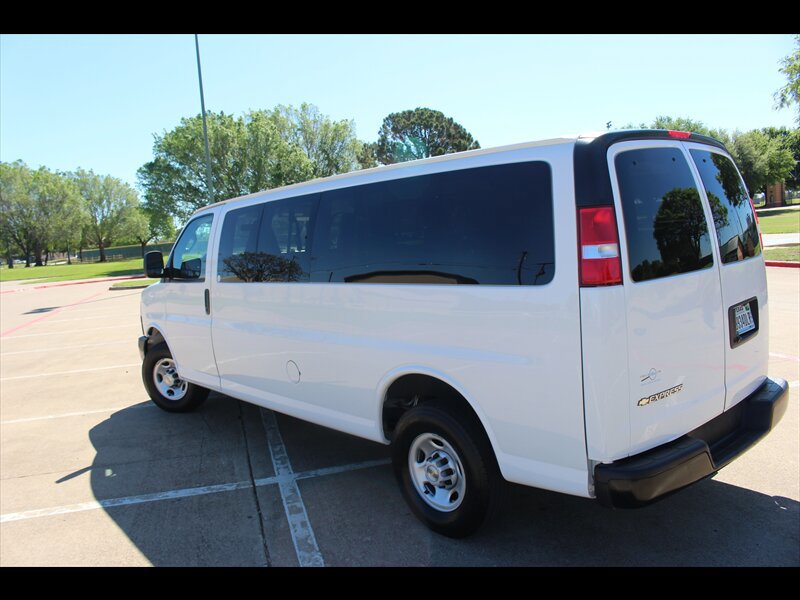Used 2024 Chevrolet Express 3500 LS RWD image 3