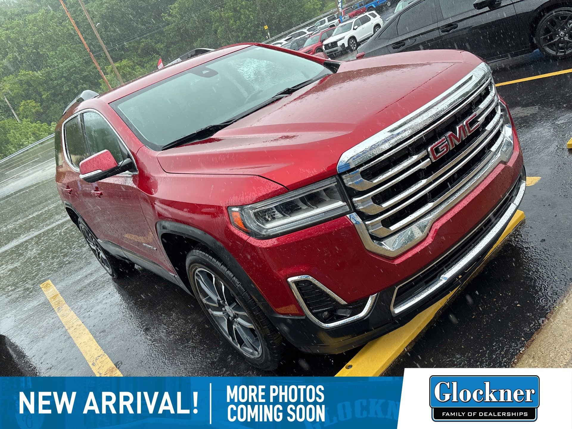 Used 2022 GMC Acadia SLT w/ Preferred Package AWD/4WD image 3