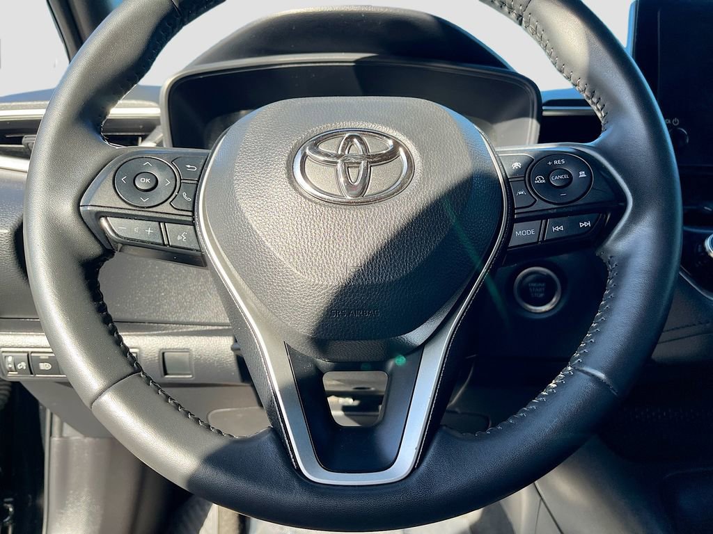 Used 2023 Toyota Corolla SE w/ SE Premium Package image 11