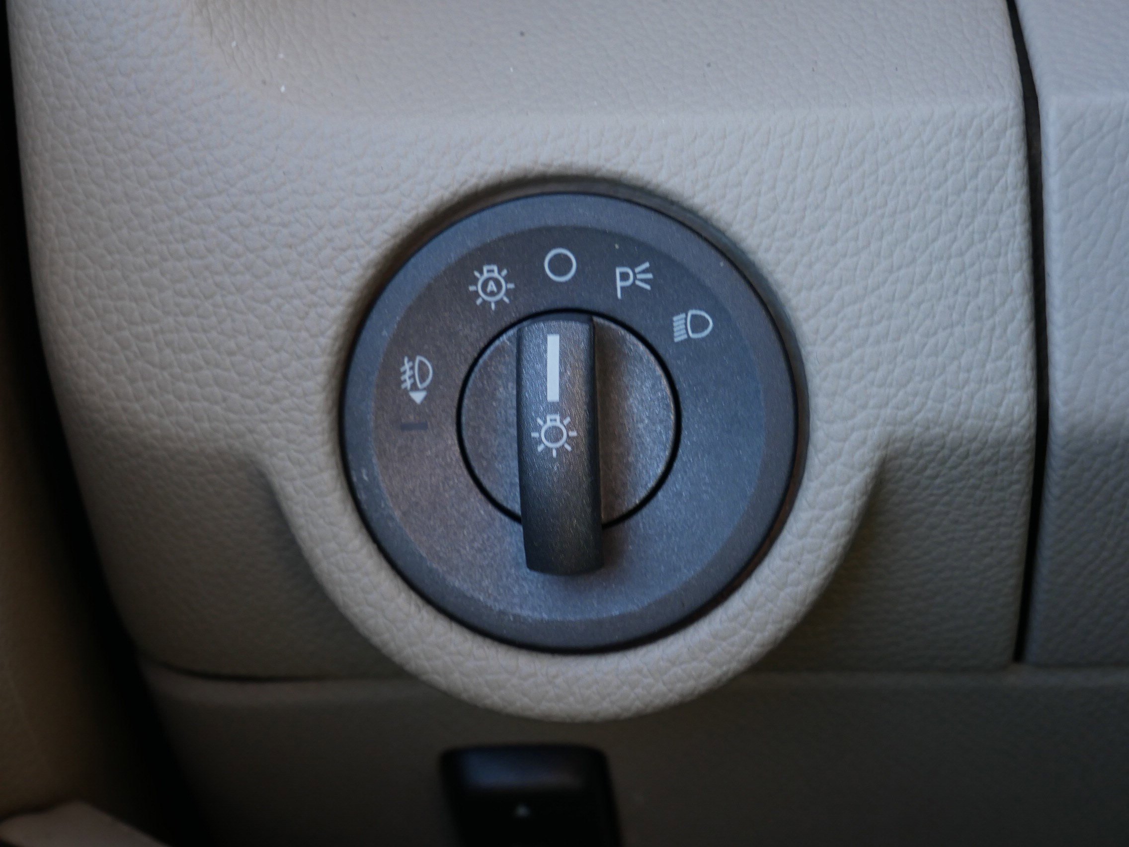 Used 2014 Lincoln Navigator 4WD image 28