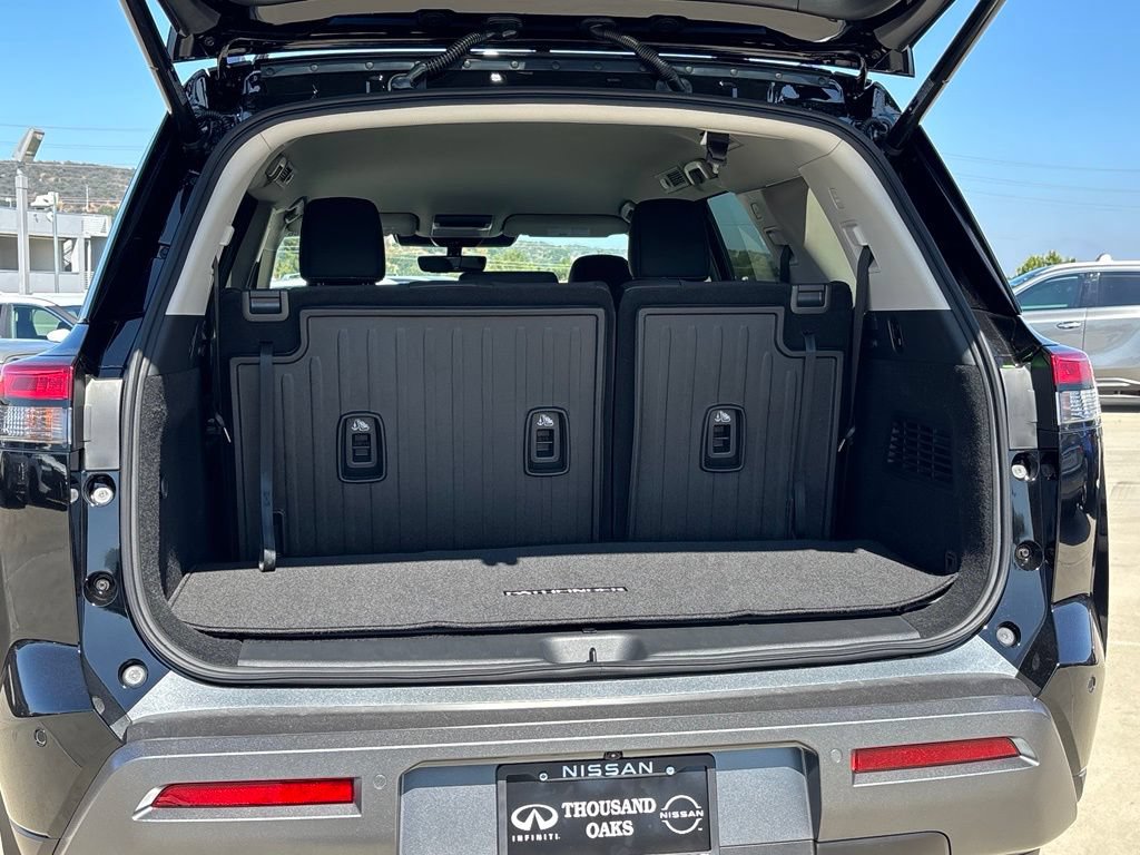 New 2026 Nissan Pathfinder SL w/ Cargo Package FWD image 26