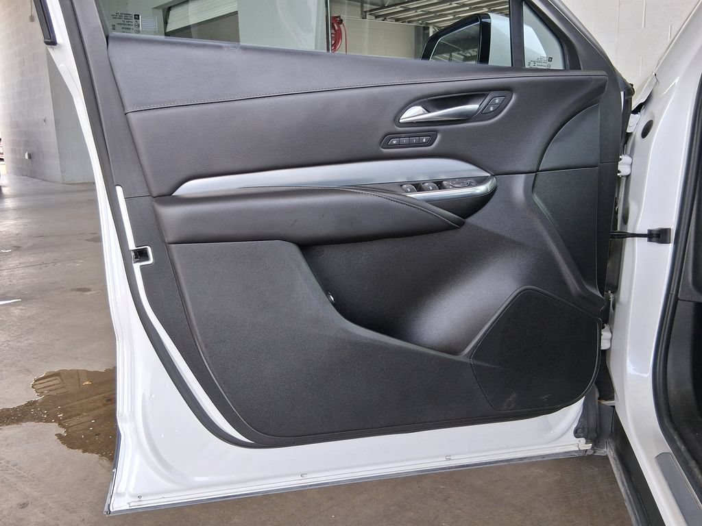 Used 2022 Cadillac XT4 Premium Luxury w/ Enhanced Visibility Package FWD image 16
