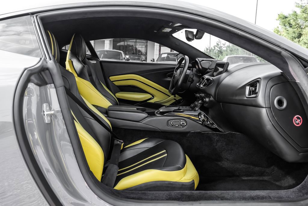 Used 2020 Aston Martin V8 Vantage Coupe RWD image 35