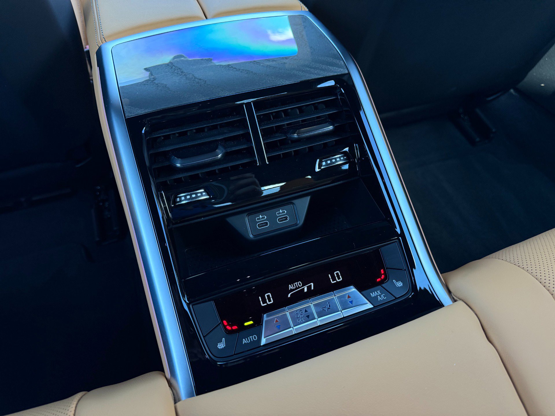 Used 2025 BMW M8 Competition image 31
