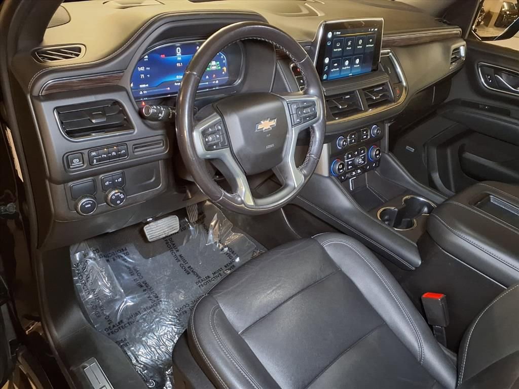 Used 2022 Chevrolet Suburban LT image 3