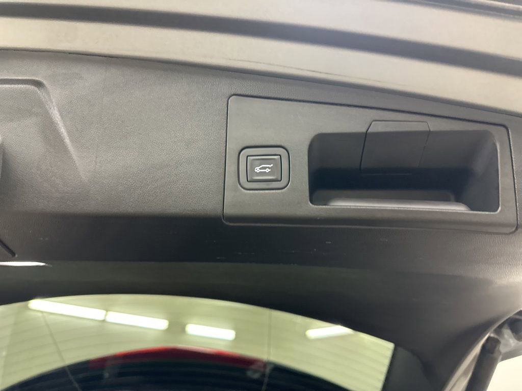 Certified 2025 Cadillac XT5 Premium Luxury image 26