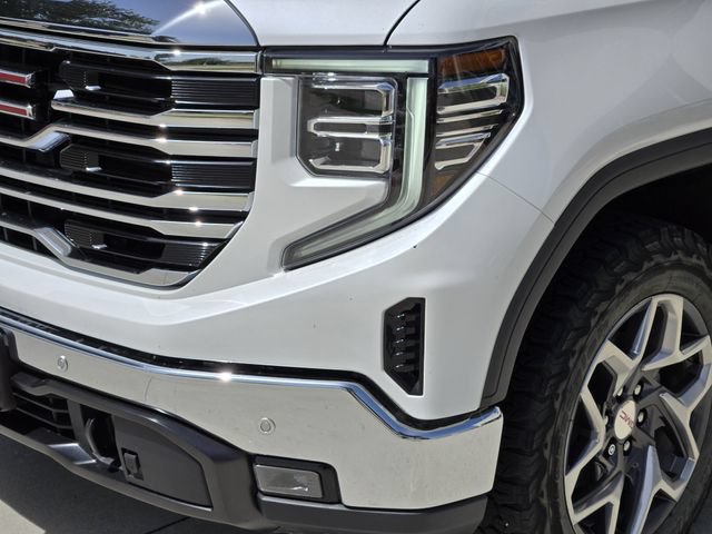 Used 2022 GMC Sierra 1500 SLT AWD/4WD image 10