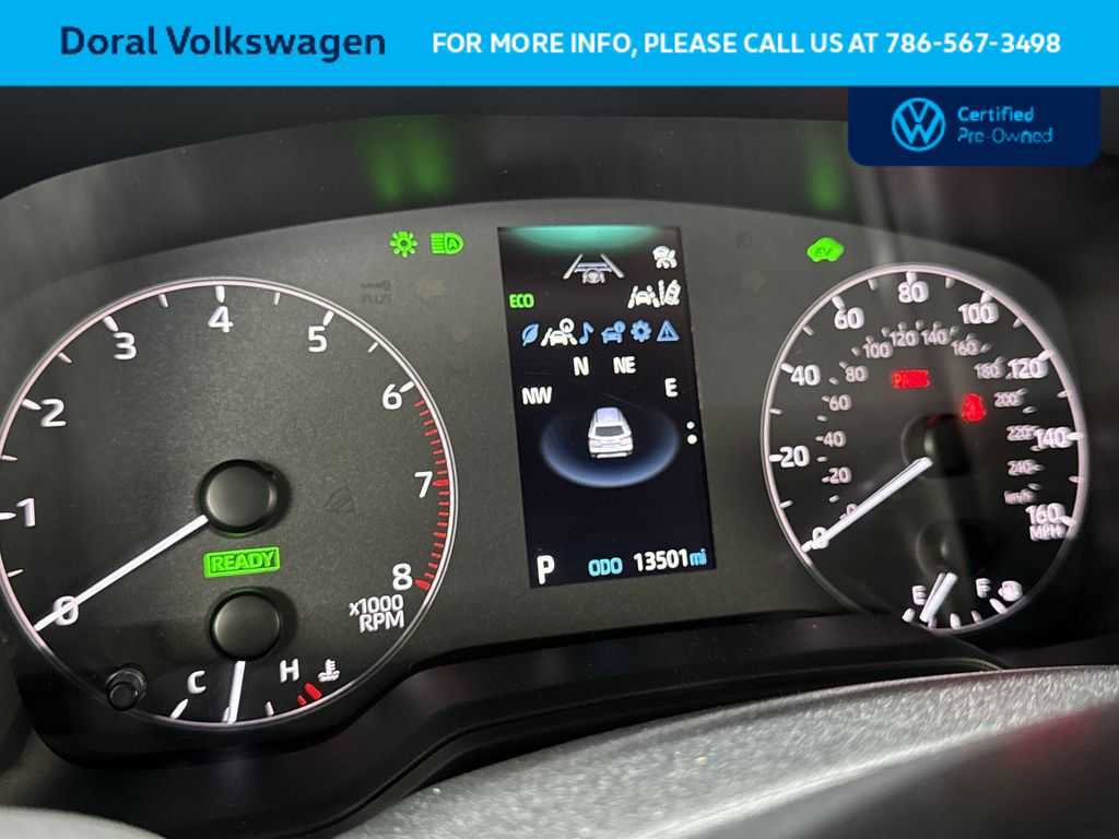 Used 2024 Toyota Corolla Cross SE image 16