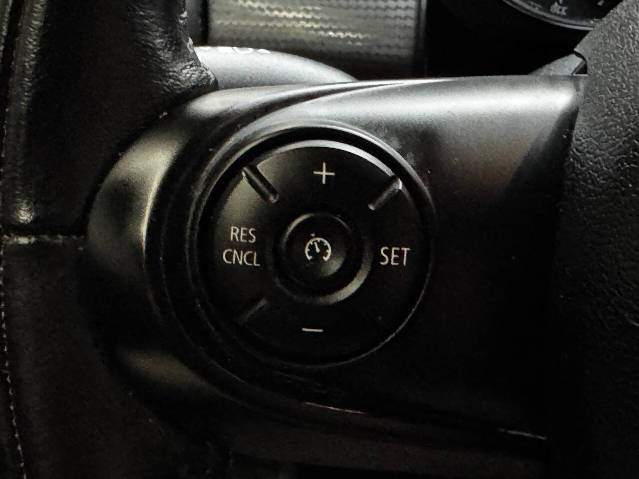 Used 2018 MINI Cooper 2-Door Hardtop w/ Signature Line Package image 28