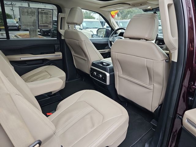 Used 2024 Ford Expedition Limited image 11