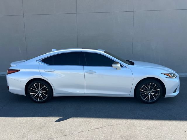 Used 2025 Lexus ES 300h w/ Premium Package FWD image 6