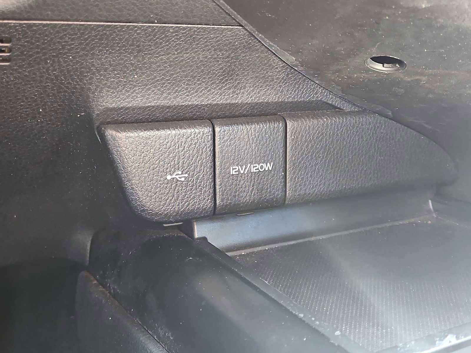 Used 2020 Toyota Camry SE FWD image 30
