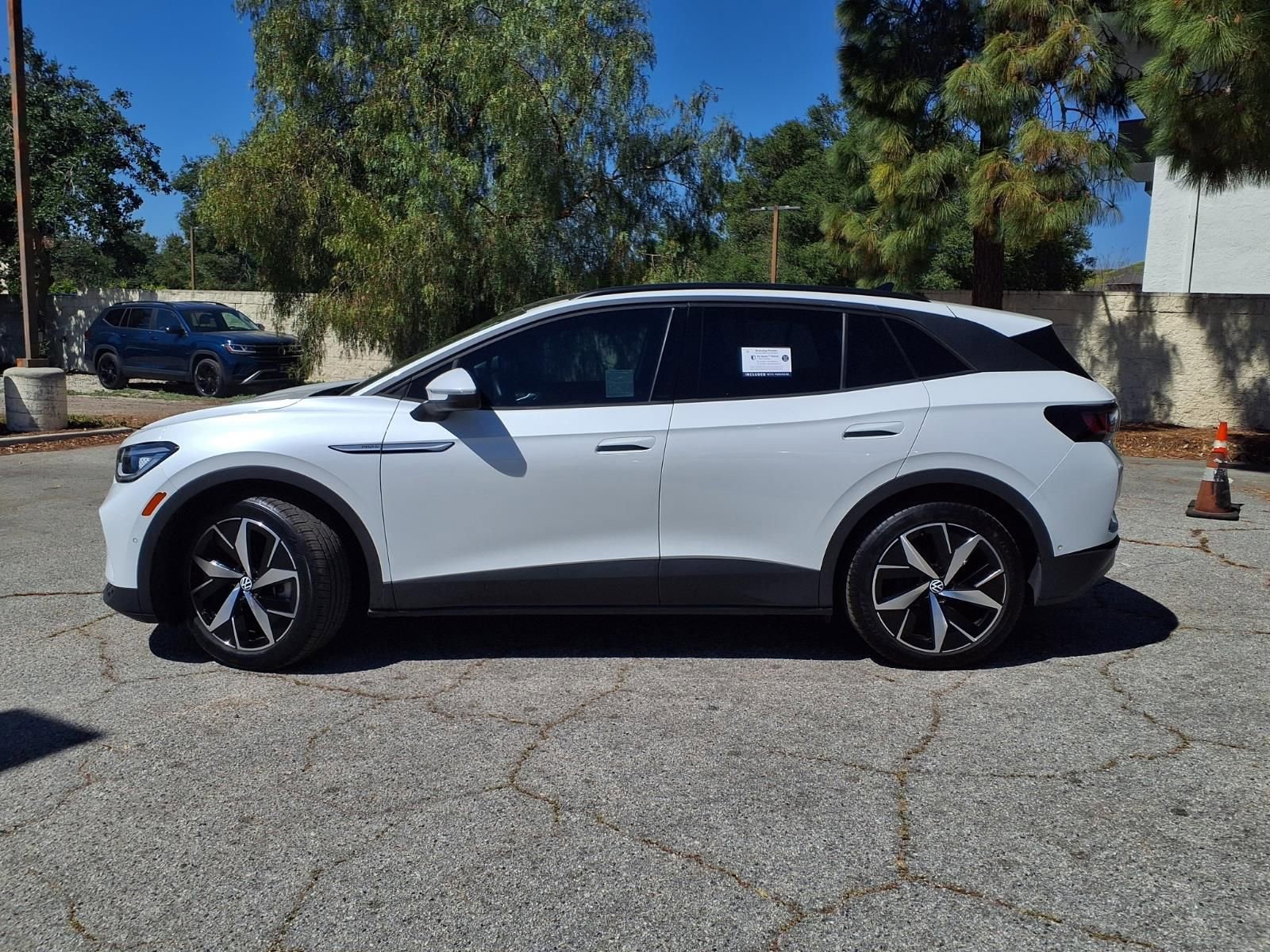 Used 2023 Volkswagen ID.4 Pro S image 3