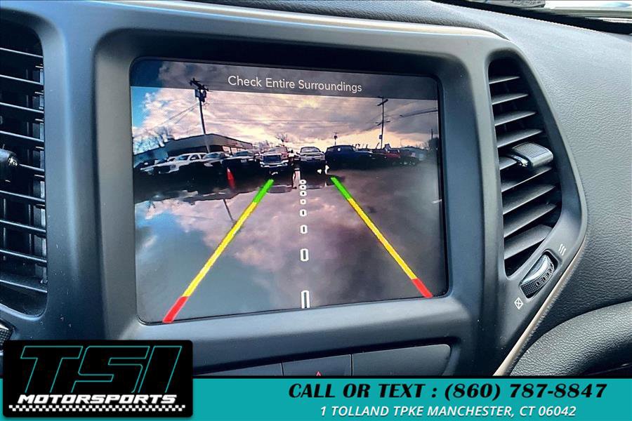 Used 2016 Jeep Cherokee Latitude w/ Cold Weather Group image 21