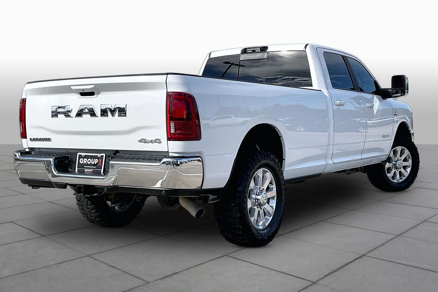 Used 2025 RAM 3500 Laramie AWD/4WD image 13