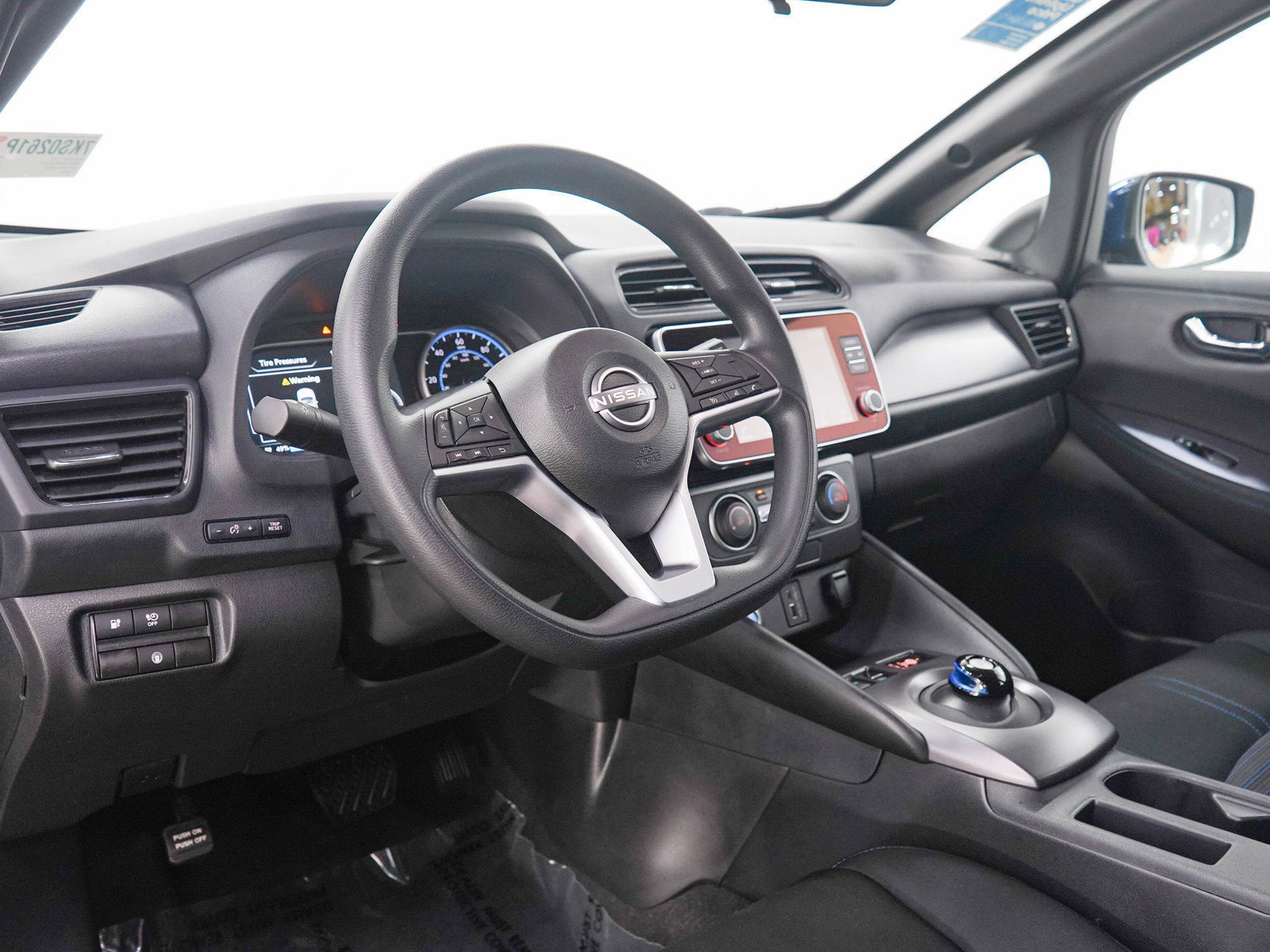 Used 2025 Nissan Leaf S FWD image 21