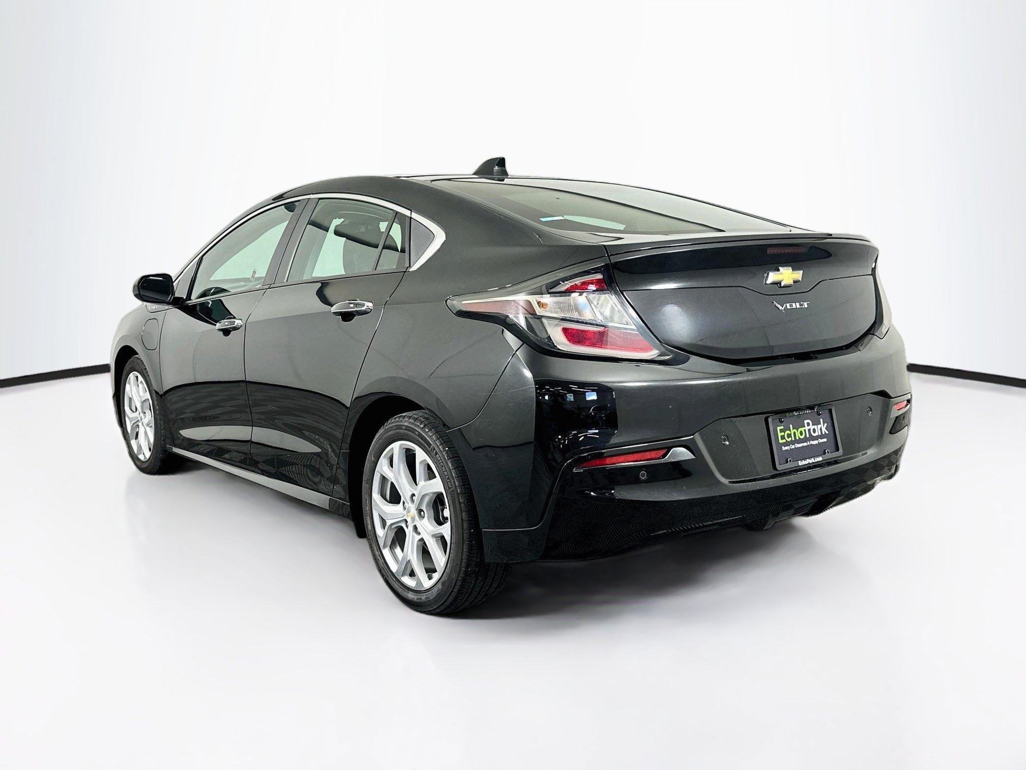 Used 2018 Chevrolet Volt Premier w/ Driver Confidence Package FWD image 5