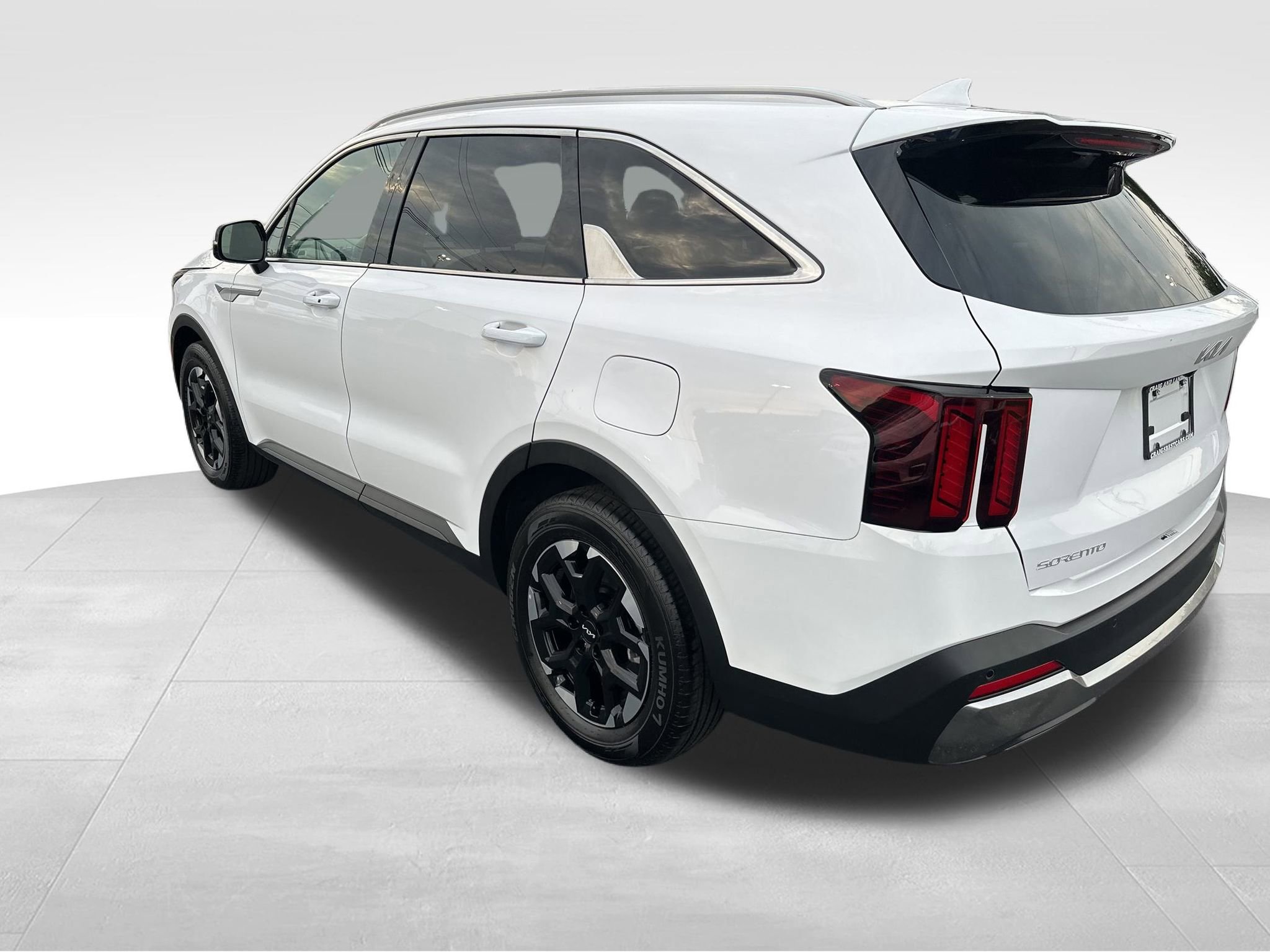 Used 2024 Kia Sorento S image 10