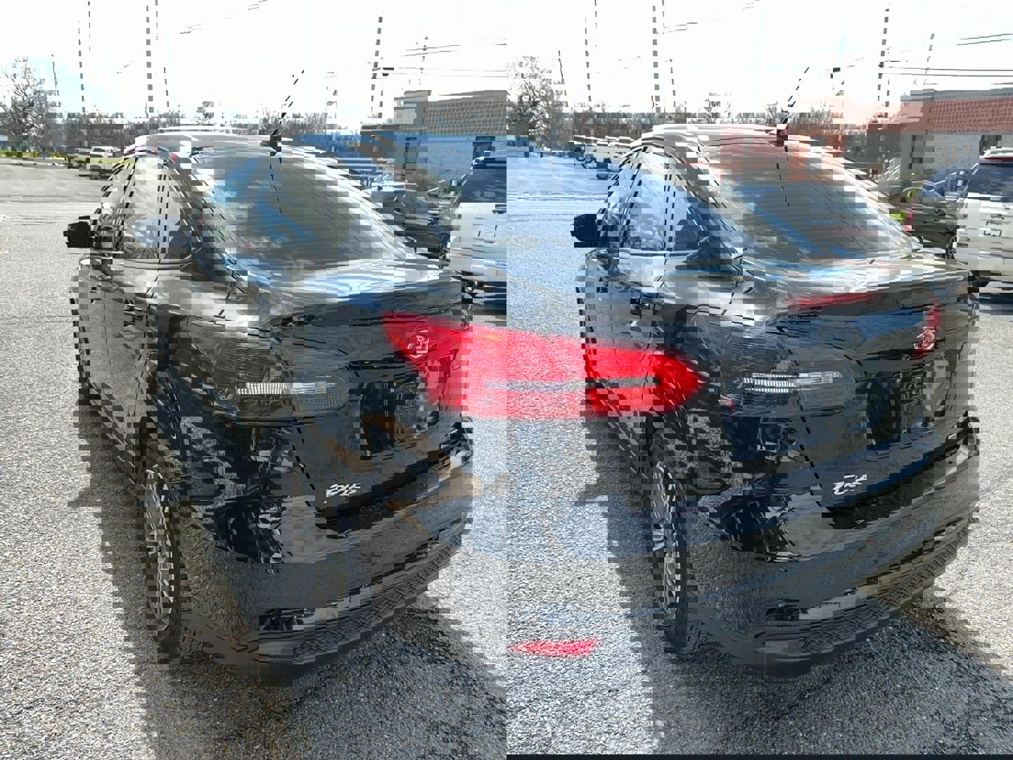 Used 2018 Ford Focus SE w/ SE Appearance Package image 4