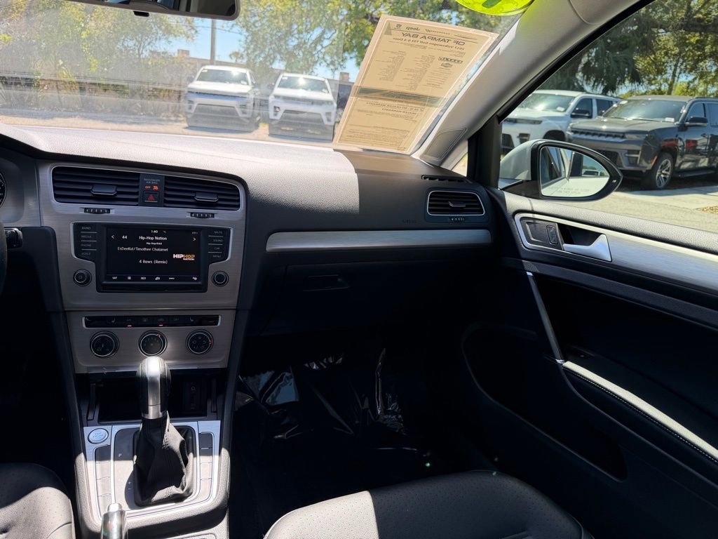 Used 2017 Volkswagen Golf S image 36