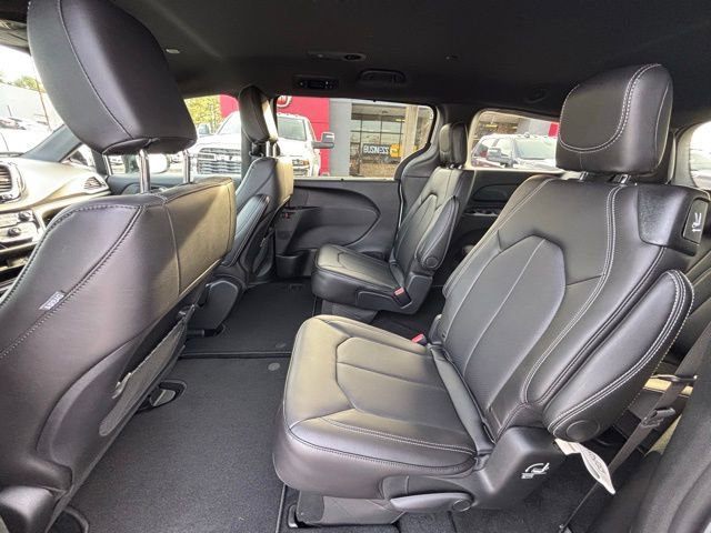 New 2026 Chrysler Voyager LX image 14