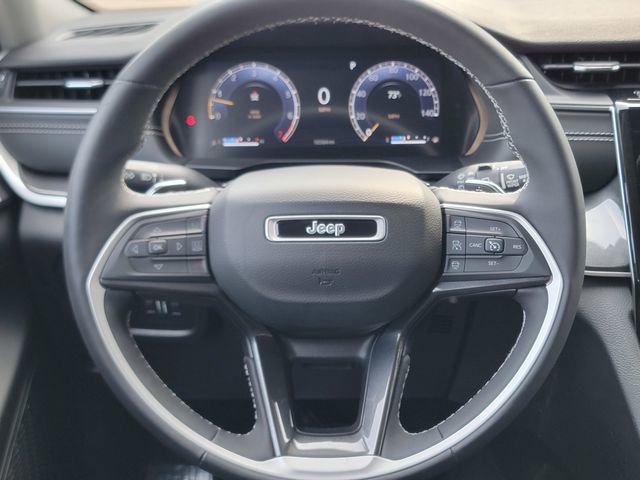 Certified 2023 Jeep Grand Cherokee Laredo w/ Luxury Tech Group I image 32