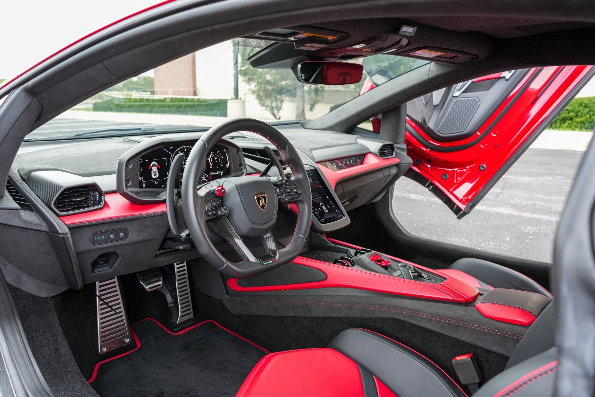 Used 2025 Lamborghini Revuelto AWD/4WD image 30