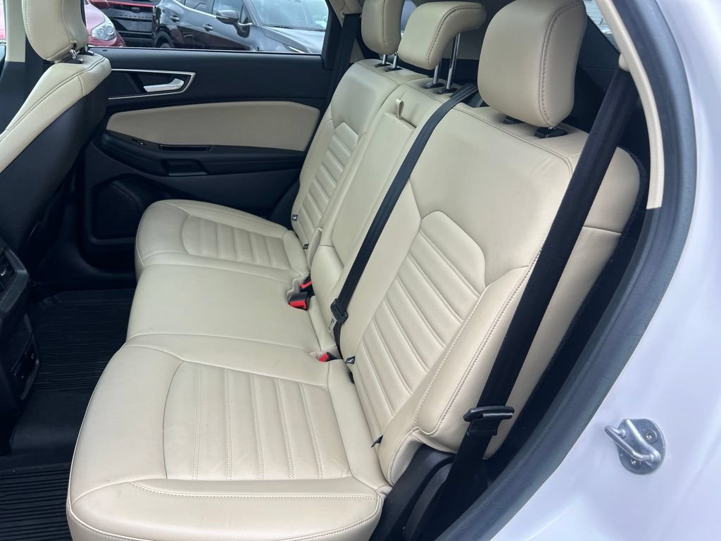 Used 2018 Ford Edge SEL w/ Equipment Group 201A AWD/4WD image 18