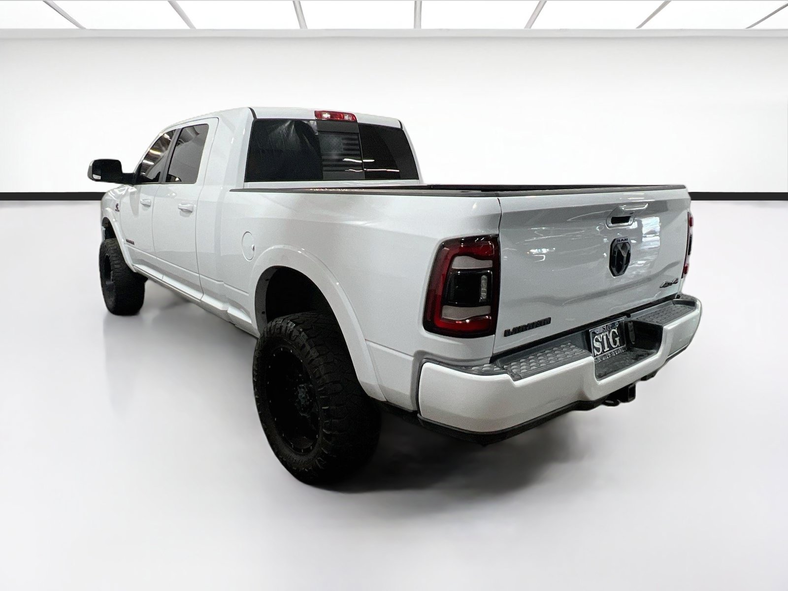 Used 2020 RAM 2500 Laramie w/ Night Edition AWD/4WD image 6