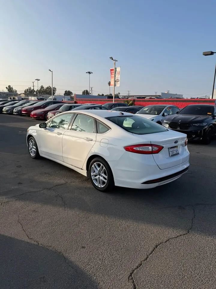 Used 2013 Ford Fusion SE FWD image 3