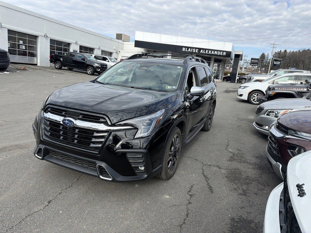 Used 2023 Subaru Ascent Touring AWD/4WD image 3