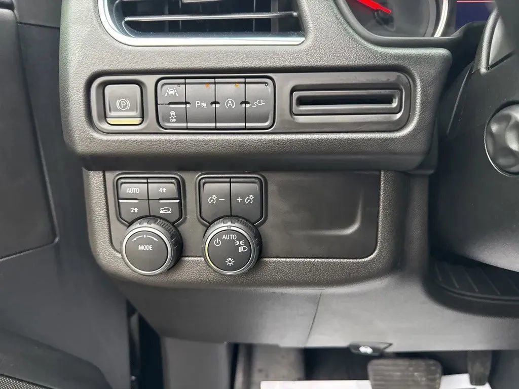 Used 2021 Chevrolet Tahoe RST w/ Luxury Package image 19