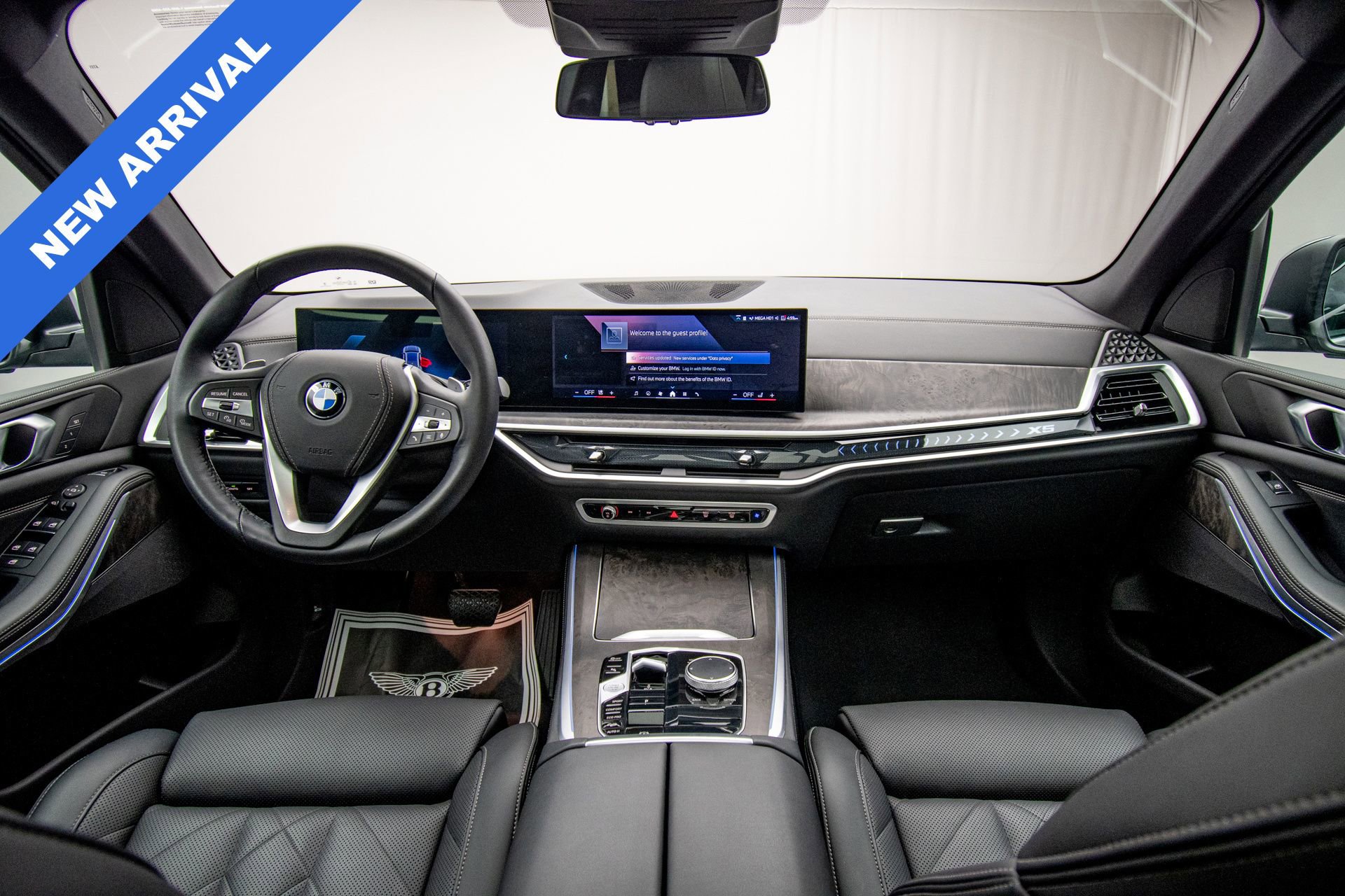 Used 2024 BMW X5 xDrive40i w/ Parking Assistance Package AWD/4WD image 11